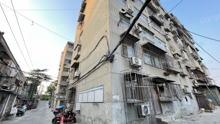 陶瓷厂家属院外景图