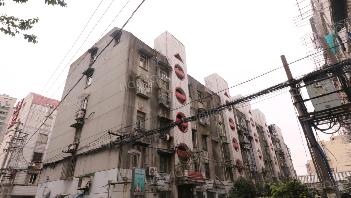 营苑东村外景图