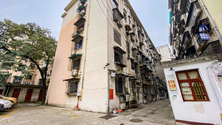 湖南省税务局宿舍外景图