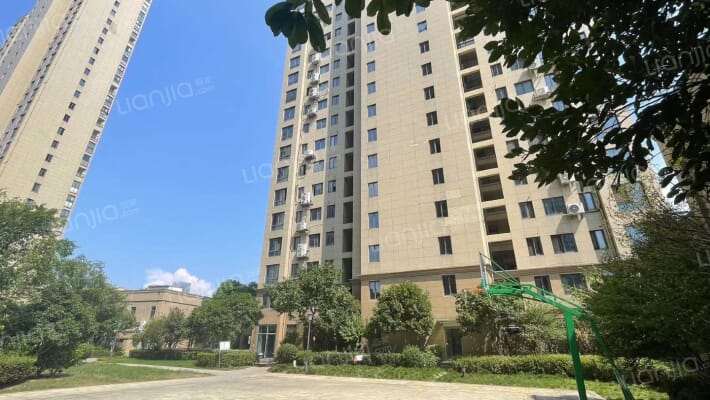 美丽春天府外景图