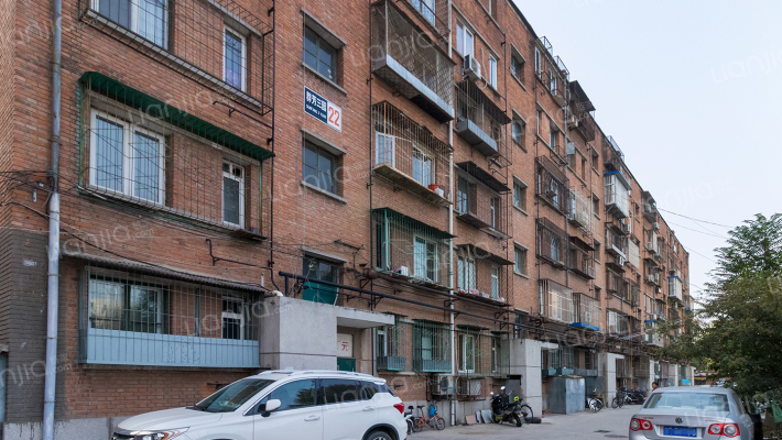 粮所家属楼外景图