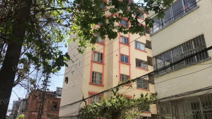 昆钢铁合金厂宿舍外景图