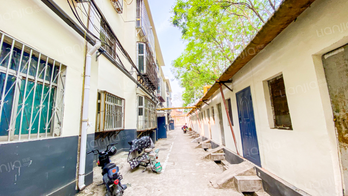 泰山学院运粮街宿舍区外景图