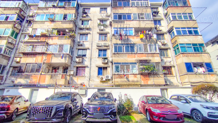 电控厂宿舍外景图