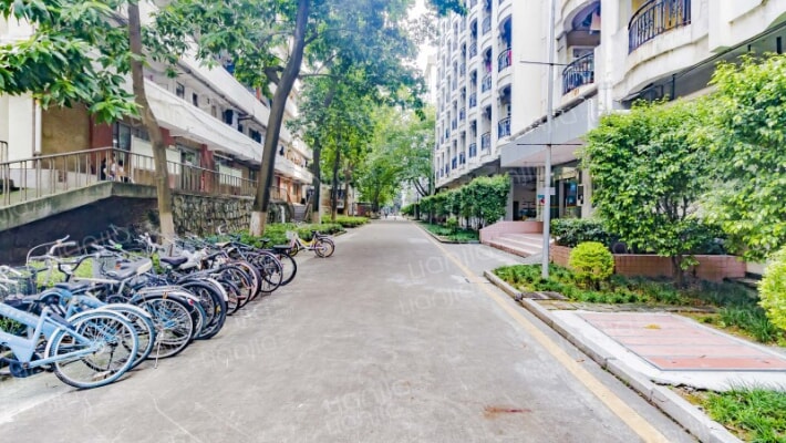 暨南大学宿舍外景图