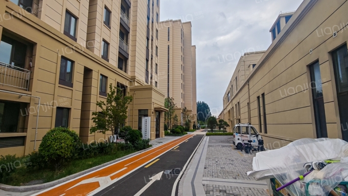 长青华苑书香里外景图