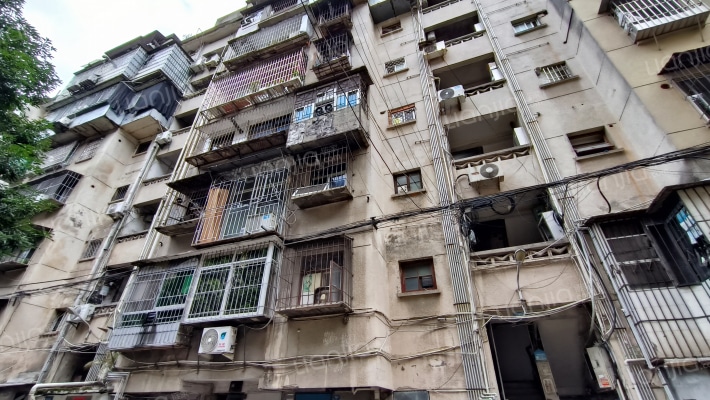 一建宿舍外景图