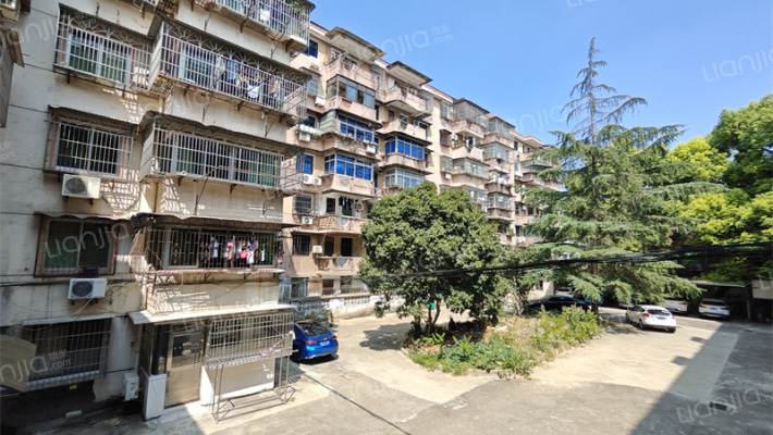 棋盘山路30号外景图