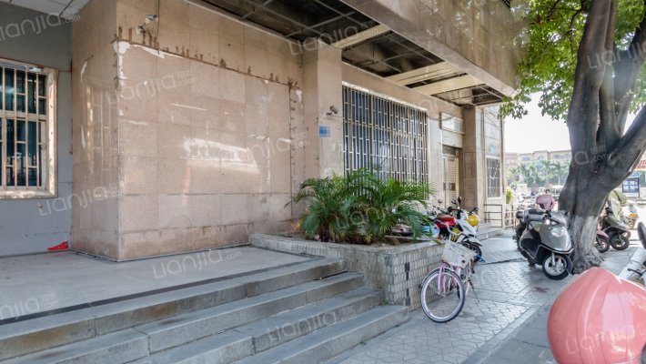 人寿大厦外景图