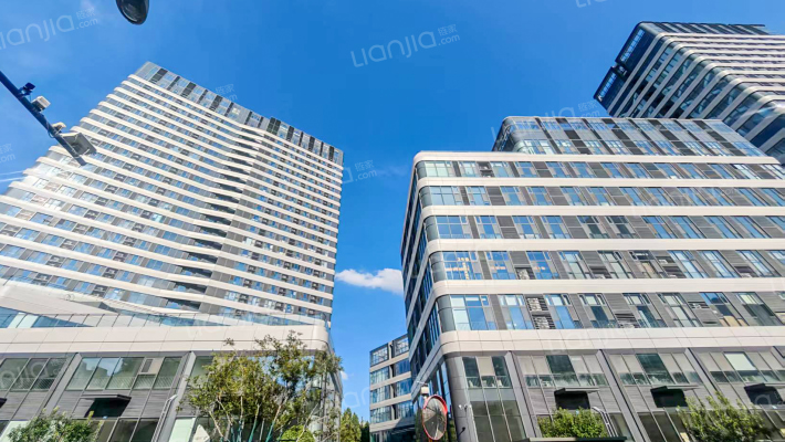 三箭和平广场外景图