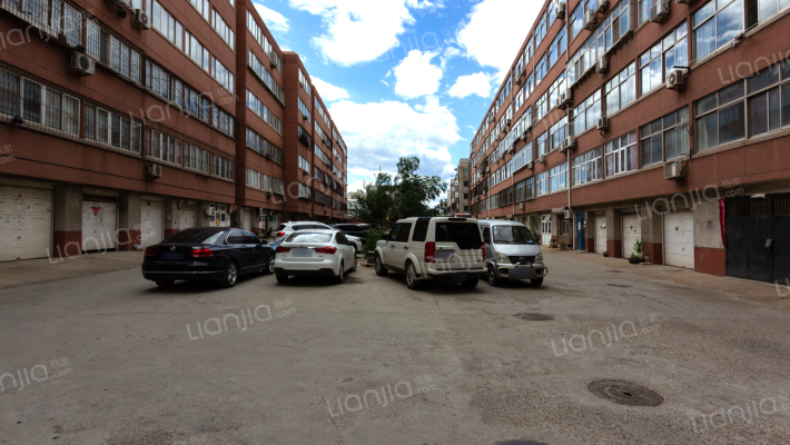 钟楼大街99号院外景图