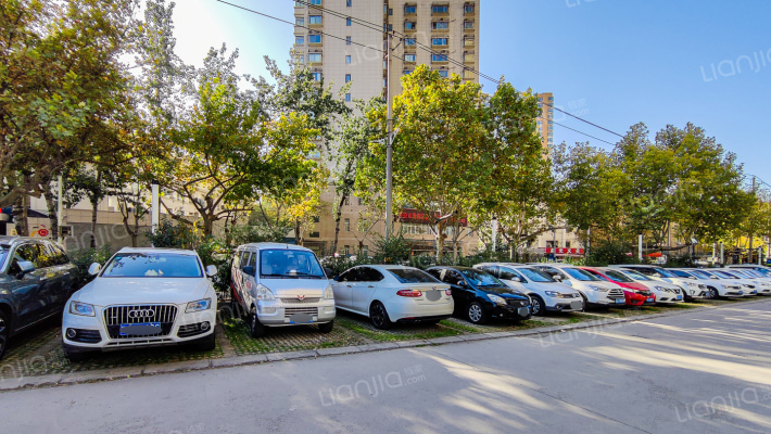 莲湖人才大厦外景图