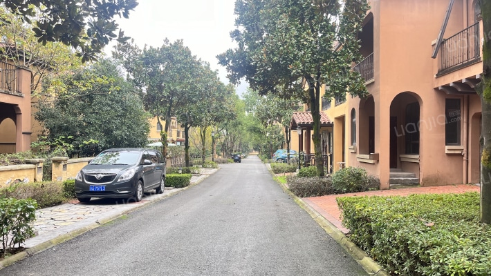 上邦高尔夫国际社区C组团外景图