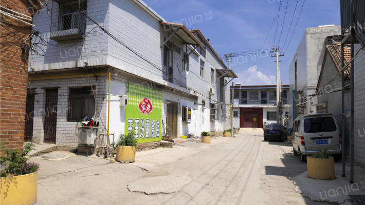 书店家属院外景图