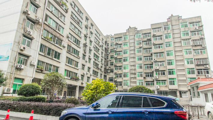 襄阳日报社家属院外景图