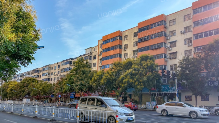 市建分公司家属院外景图