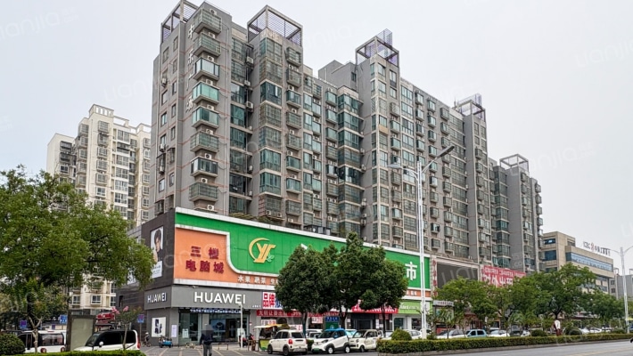 中乐广场外景图