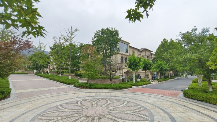 亿达蓝山外景图