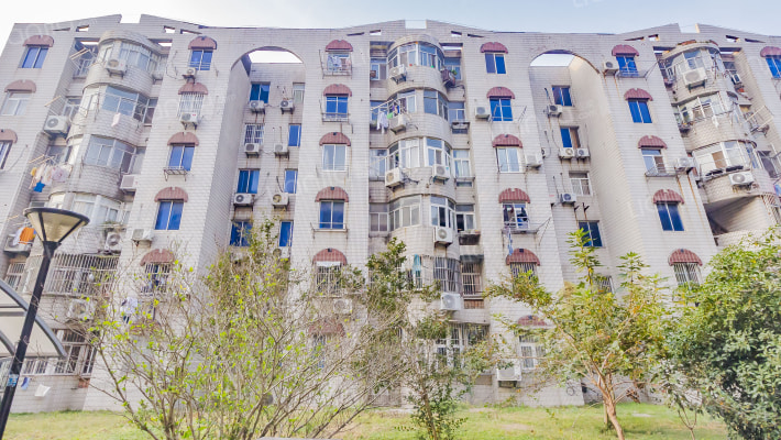 汤山温泉公寓外景图