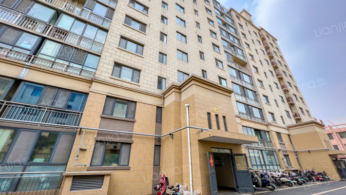 三联望山小区外景图