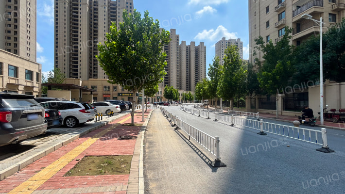 孔雀城领航城外景图