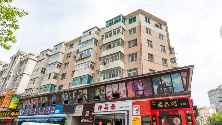 中心小学后外景图