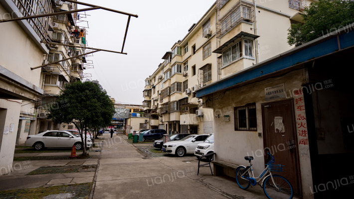 向机新村外景图