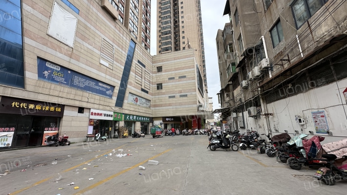 中景豪庭外景图