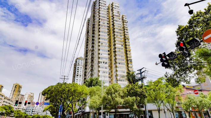 江滨大厦外景图