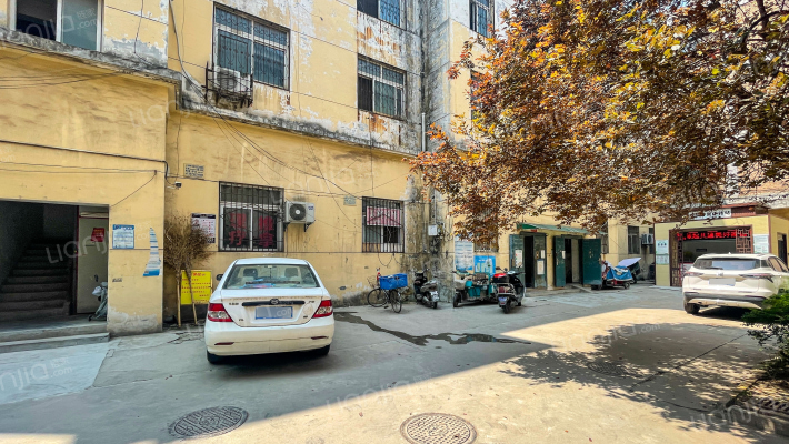 政府小区外景图