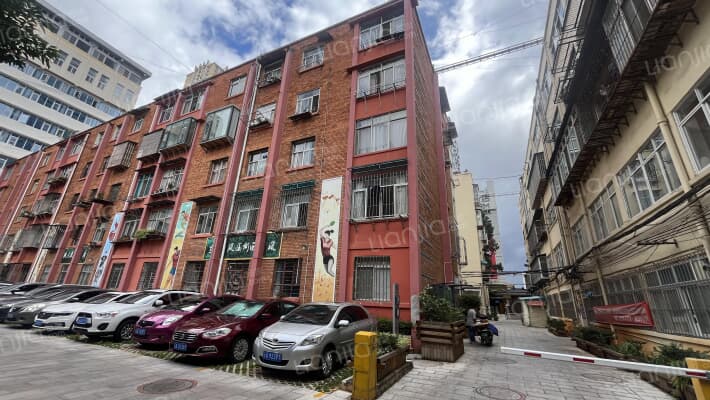 白塔路201号院外景图