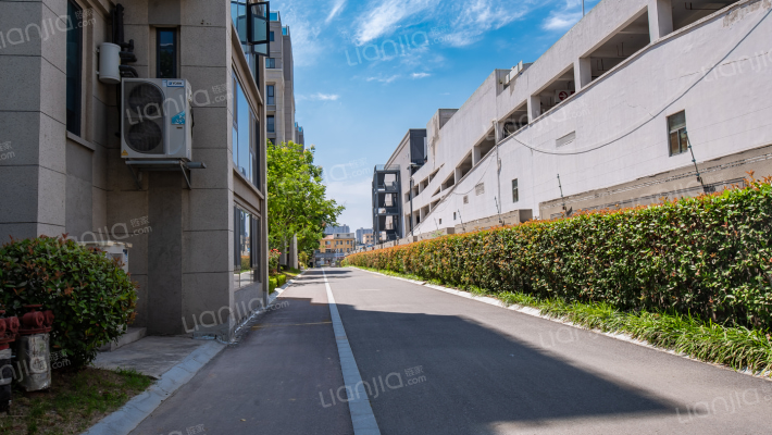 东冠逸景外景图