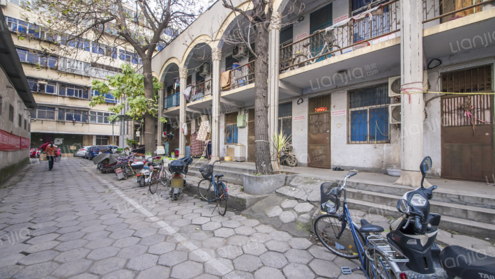 歌舞剧院家属院外景图