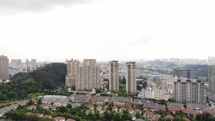 保利紫山班芙花园一期别墅外景图