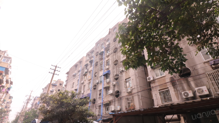 铁路南街外景图