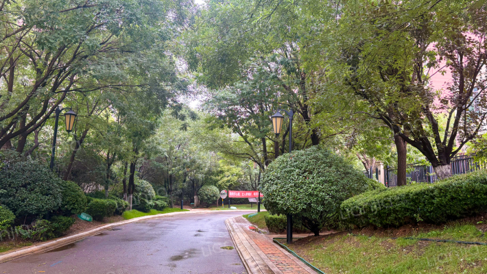 龙山希思庄园外景图