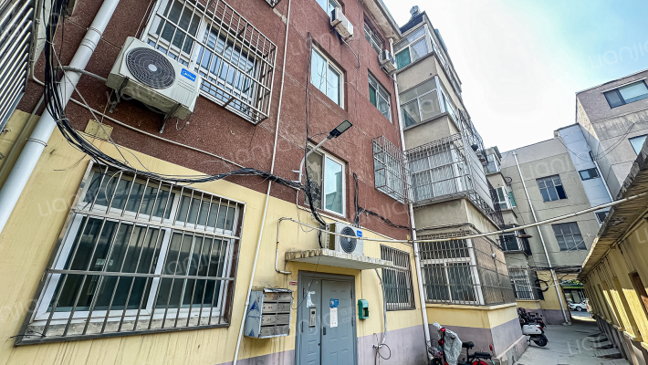 清河街工商银行宿舍楼外景图