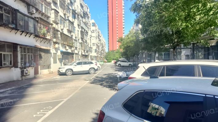 六二社区联纺西路142号院外景图