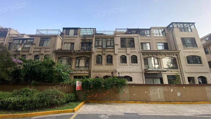 上由珑庭外景图