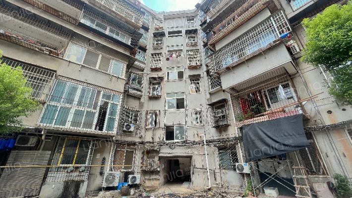 人民银行集资楼外景图