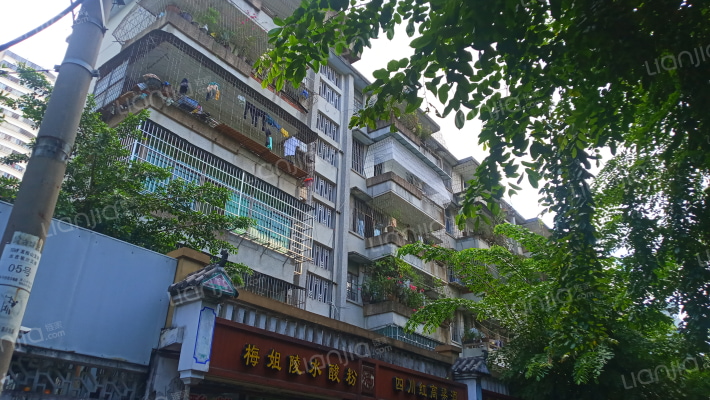 海南行政区税务局住宅区外景图