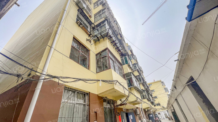 岱岳区技术监督局南关宿舍外景图