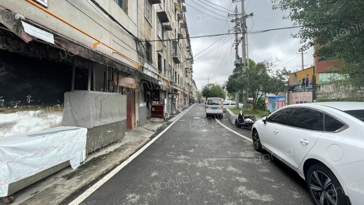 塔山西街外景图