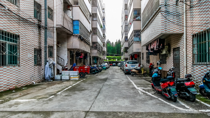 南宁市长堽路一里32号院外景图