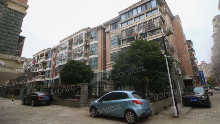 荣盛花园外景图