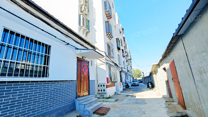 电务段宿舍外景图