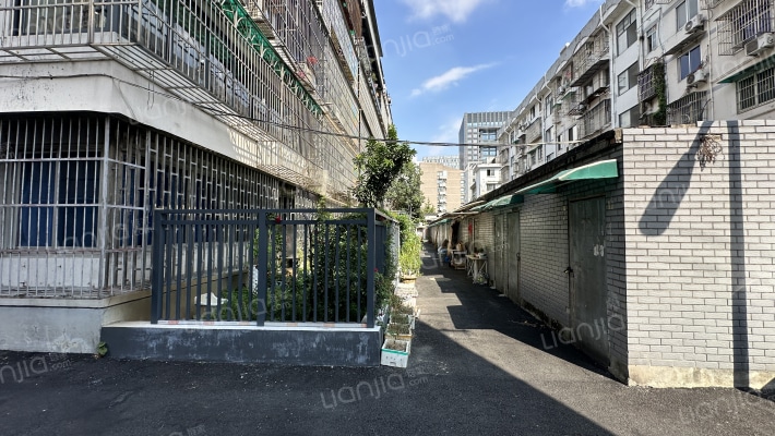 天目山路338号外景图
