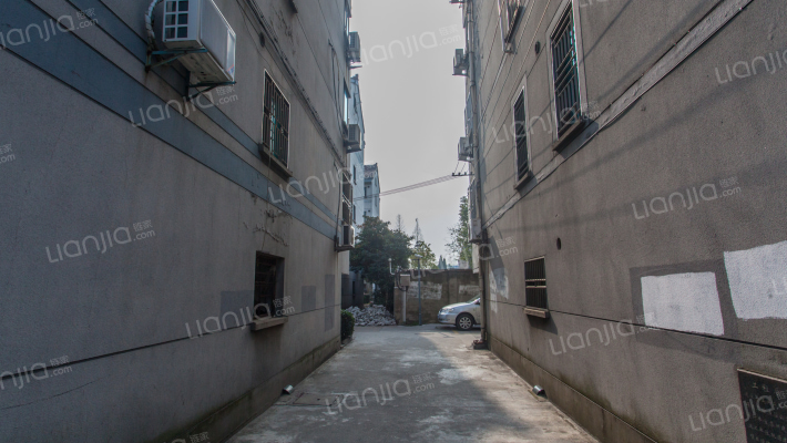 东泾公寓外景图