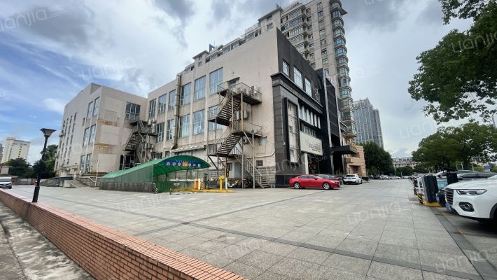 恒隆大厦外景图
