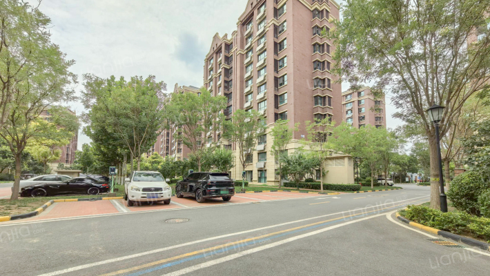 颐滨花园外景图